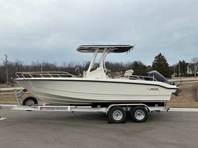 BOATZON | Boston Whaler 220 Dauntless 2025