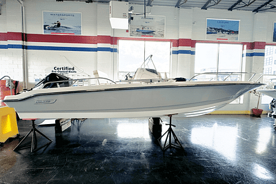 BOATZON | Boston Whaler 220 Dauntless 2025