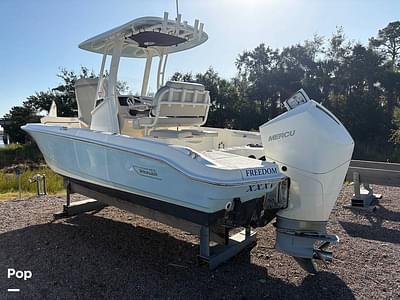 BOATZON | Boston Whaler 220 DAUNTLESS