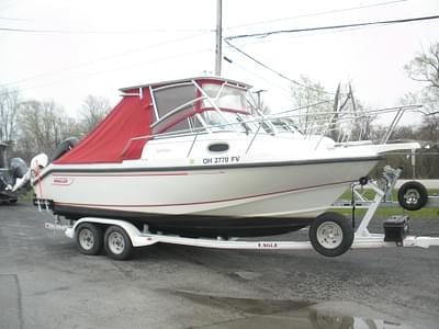 BOATZON | Boston Whaler 23 Conquest 1998 BOATZON | Boston Whaler 23 Conquest 1998