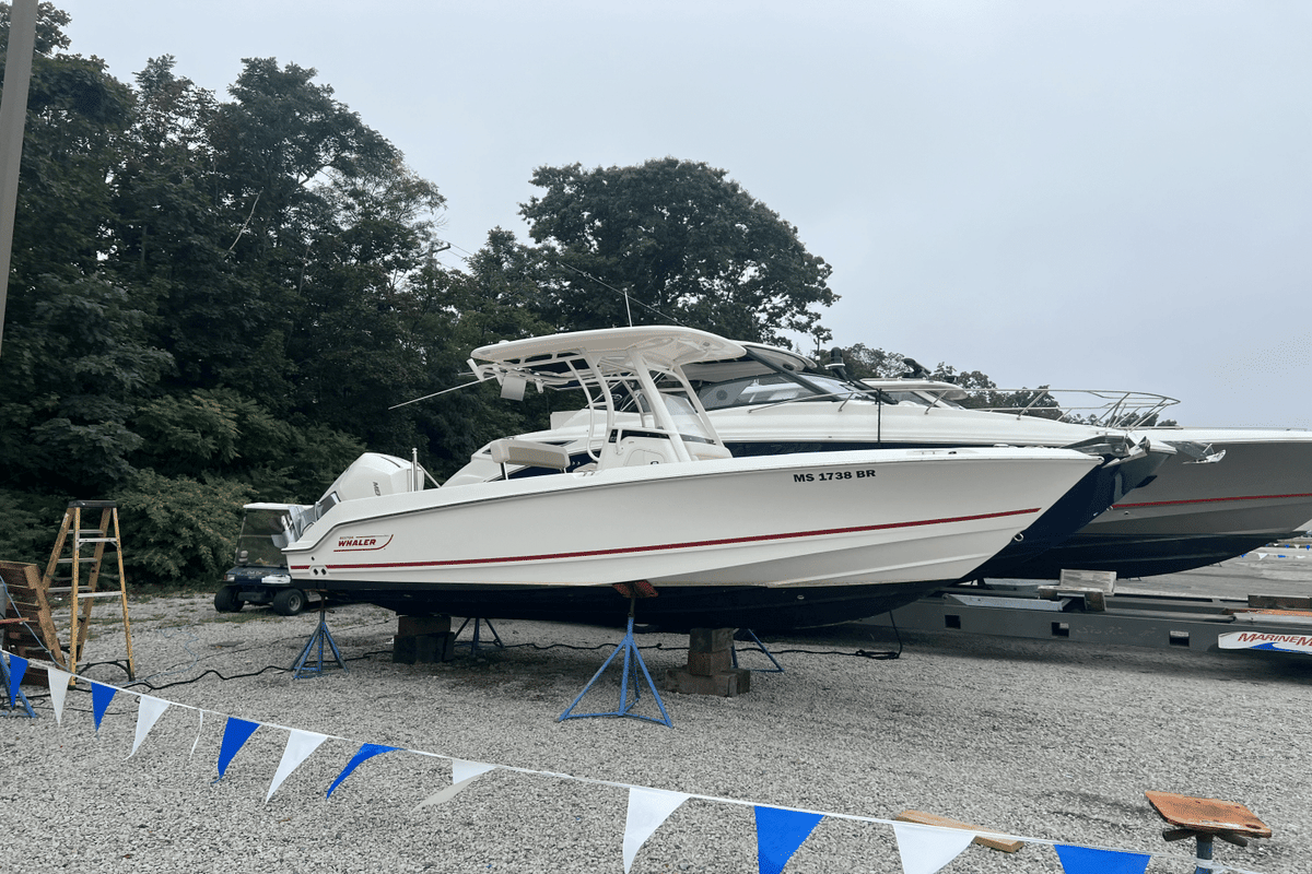 2021 Boston Whaler 230 OUTRAGE - Sold Boat