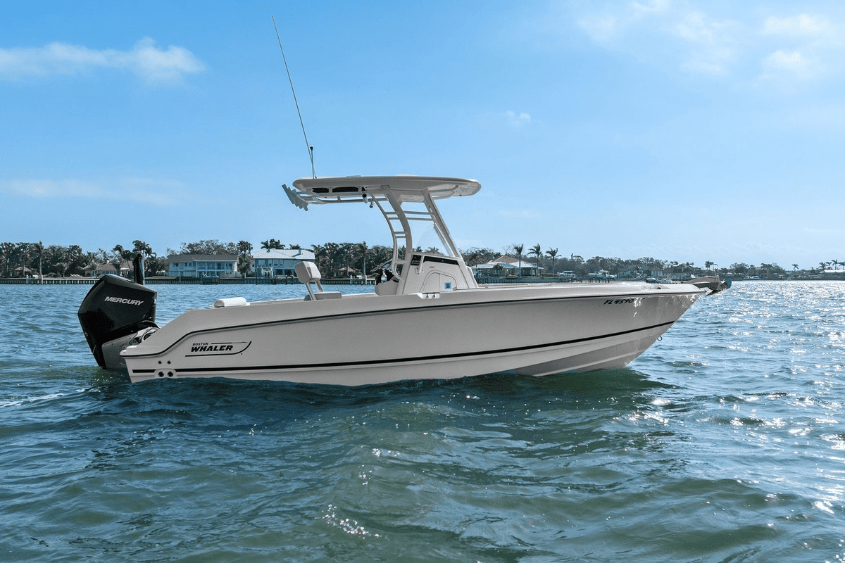2021 Boston Whaler 230 OUTRAGE - Sold Boat