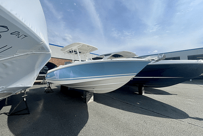 BOATZON | Boston Whaler 230 Outrage 2025