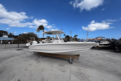 BOATZON | Boston Whaler 230 Outrage 2025