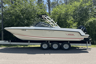 BOATZON | Boston Whaler 230 VANTAGE 2014