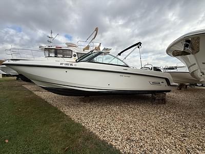 BOATZON | Boston Whaler 230 Vantage 2015