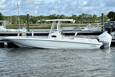 BOATZON | Boston Whaler 240 DAUNTLESS 2020