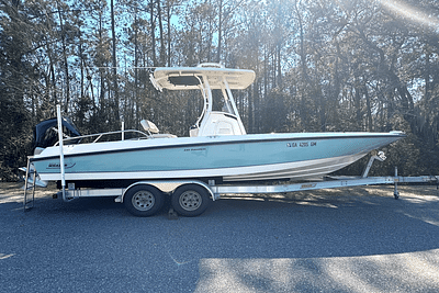 BOATZON | Boston Whaler 240 DAUNTLESS 2021