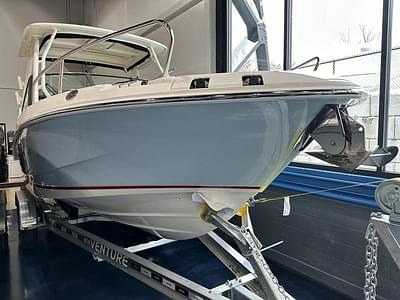 BOATZON | Boston Whaler 240 Vantage 2024