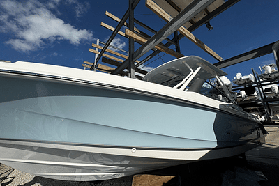 BOATZON | Boston Whaler 240 Vantage 2025