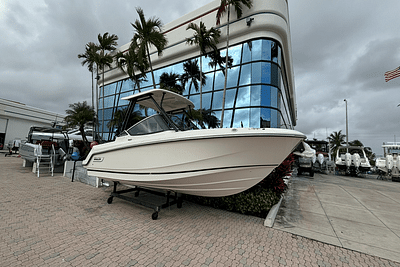 BOATZON | Boston Whaler 240 Vantage 2025