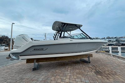 BOATZON | Boston Whaler 240 Vantage 2025