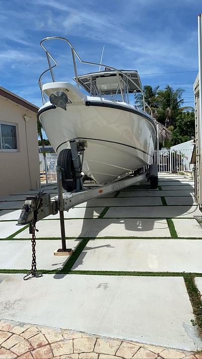 BOATZON | Boston Whaler 26 Outrage 2001 BOATZON | Boston Whaler 26 Outrage 2001