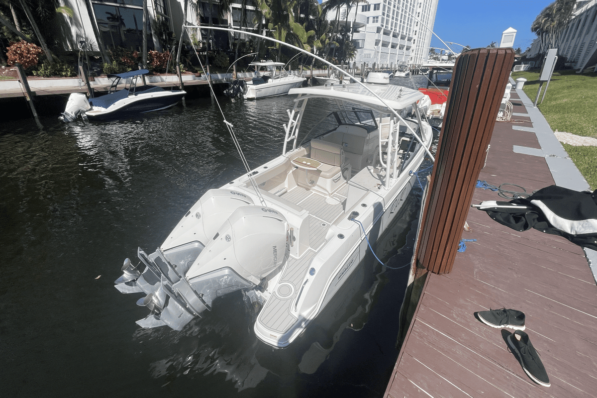 2019 Boston Whaler 270 VANTAGE - Sold Boat