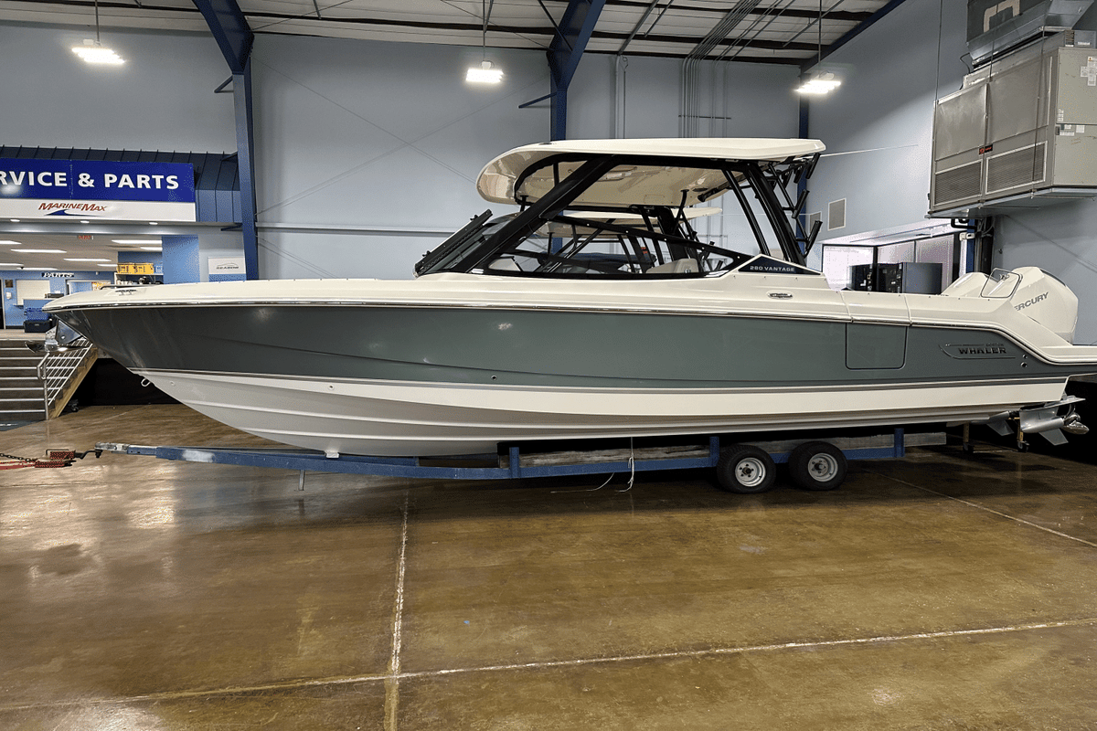 2025 Boston Whaler 280 Vantage - Sold Boat
