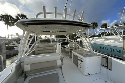 BOATZON | Boston Whaler 320 VANTAGE 2020