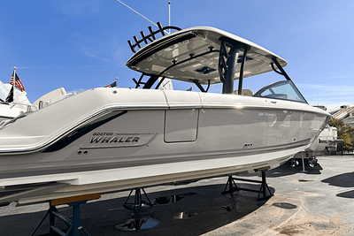 BOATZON | Boston Whaler 320 Vantage 2025