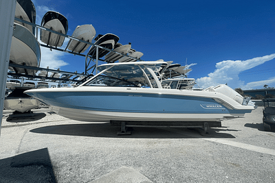 BOATZON | Boston Whaler 320 Vantage 2025