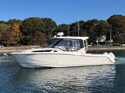 BOATZON | Boston Whaler 325 Conquest 2022