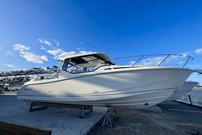 BOATZON | Boston Whaler 325 Conquest 2025