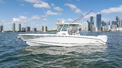 BOATZON | Boston Whaler 330 Outrage 2018