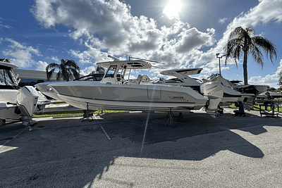 BOATZON | Boston Whaler 330 OUTRAGE 2018