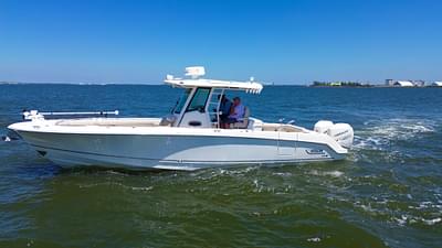 BOATZON | 2019 Boston Whaler 330 Outrage