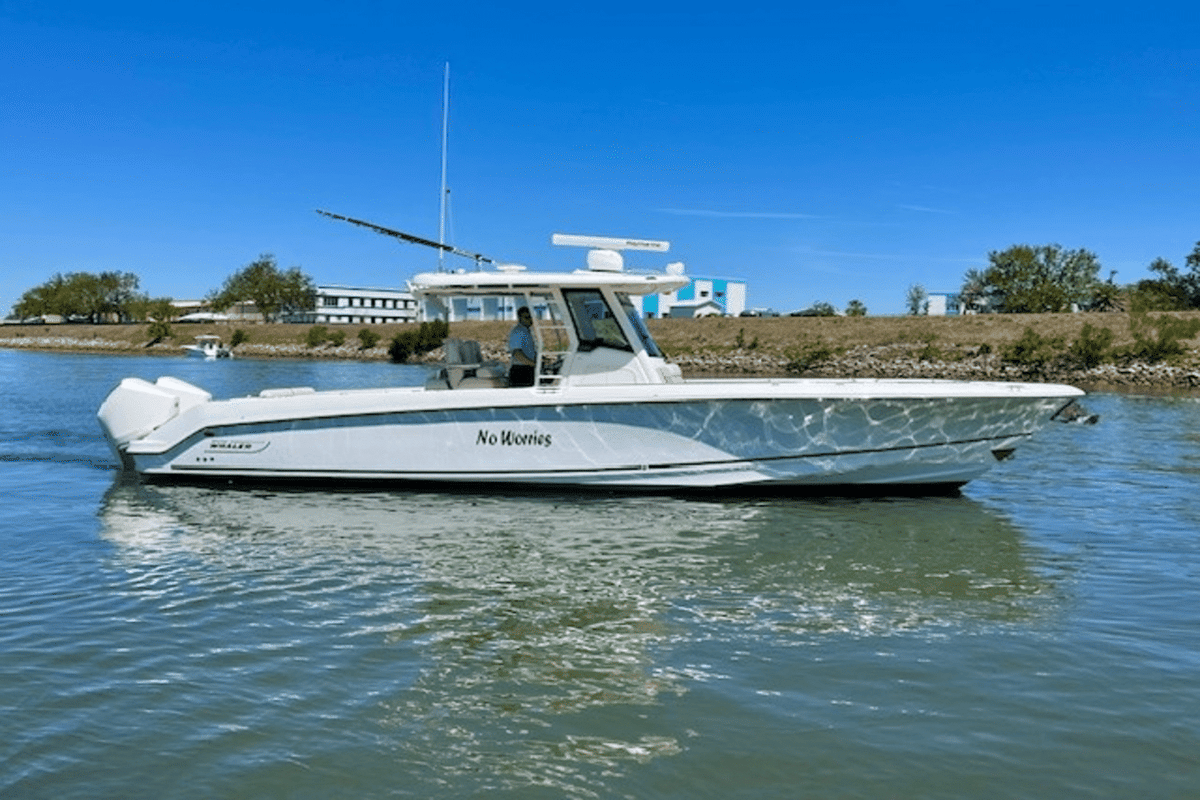 2019 Boston Whaler 330 OUTRAGE - Sold Boat