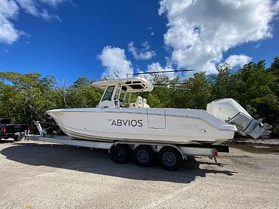 BOATZON | Boston Whaler 330 Outrage 2020