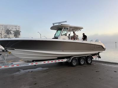 BOATZON | Boston Whaler 330 Outrage 2023