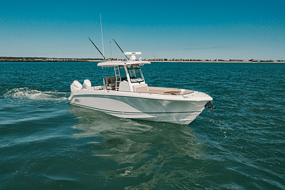 BOATZON | Boston Whaler 330 Outrage 2024