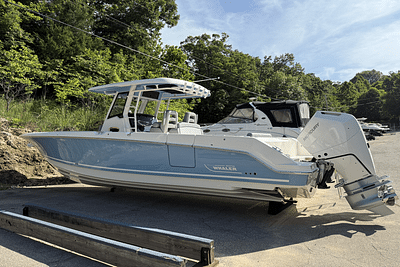 BOATZON | Boston Whaler 330 Outrage 2025