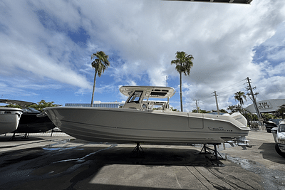 BOATZON | Boston Whaler 330 Outrage 2025