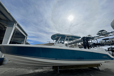 BOATZON | Boston Whaler 330 Outrage 2025