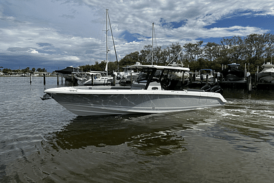 BOATZON | Boston Whaler 330 Outrage 2025