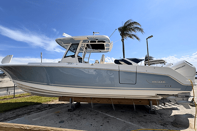 BOATZON | Boston Whaler 330 Outrage 2025
