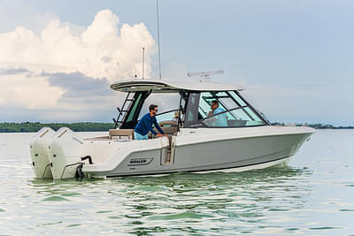 BOATZON | Boston Whaler 330 Vantage 2026