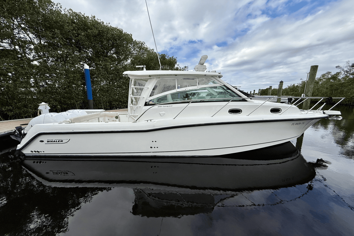 2015 Boston Whaler 345 CONQUEST - Sold Boat