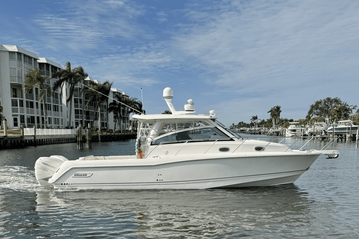 2020 Boston Whaler 345 CONQUEST - Sold Boat