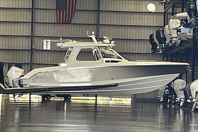 BOATZON | Boston Whaler 350 REALM 2021