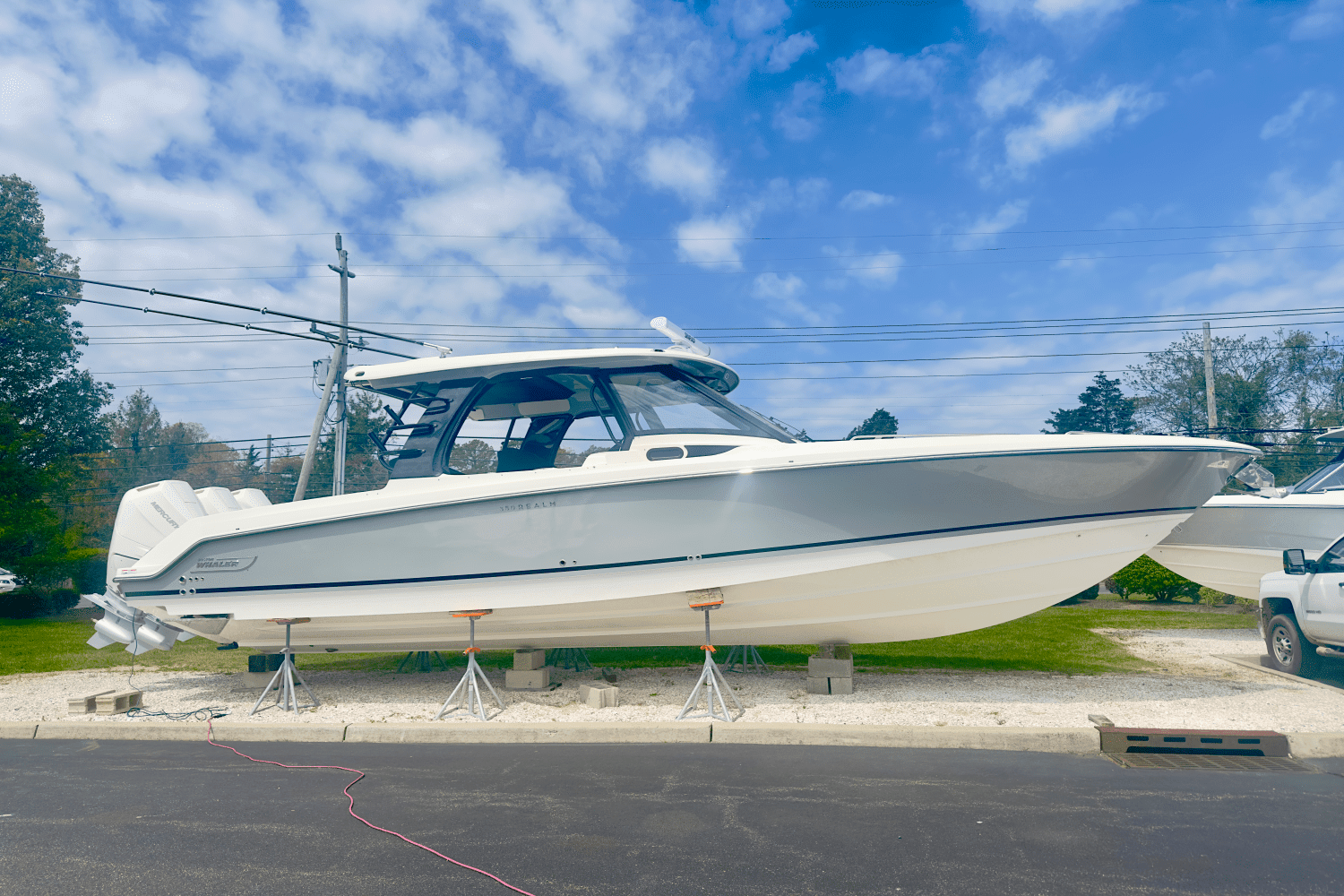 Boston Whaler 350 Realm 2025