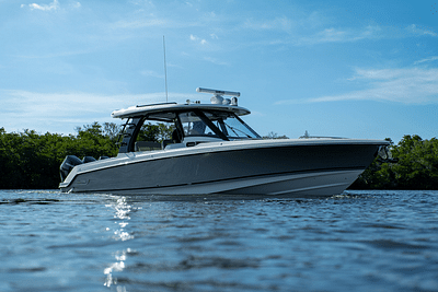 BOATZON | Boston Whaler 350 Realm 2025