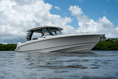 BOATZON | Boston Whaler 350 Realm 2025
