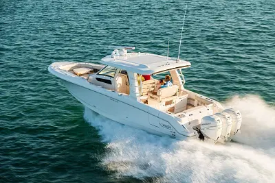 BOATZON | Boston Whaler 350 Realm 2025