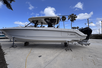 BOATZON | Boston Whaler 350 Realm 2025