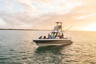 BOATZON | Boston Whaler 360 Outrage 2025