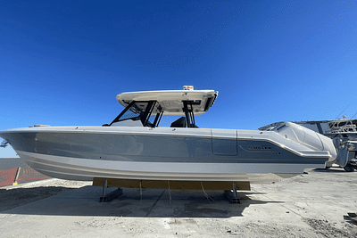 BOATZON | Boston Whaler 360 Outrage 2025