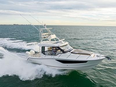 BOATZON | Boston Whaler 365 Conquest 2025