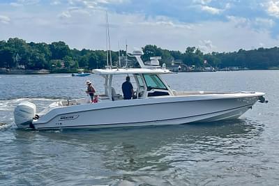 BOATZON | Boston Whaler 38 2018