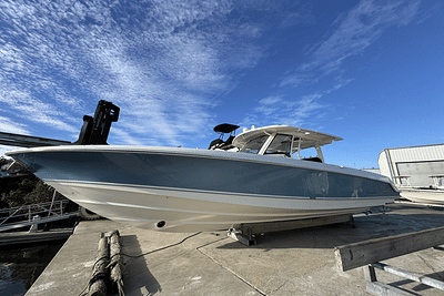 BOATZON | Boston Whaler 380 Outrage 2018